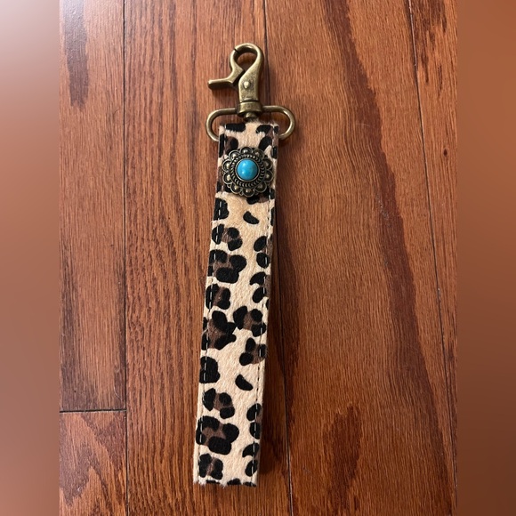 Free People Leopard Print Keychain with Turquoise Accent - Picture 2 of 6